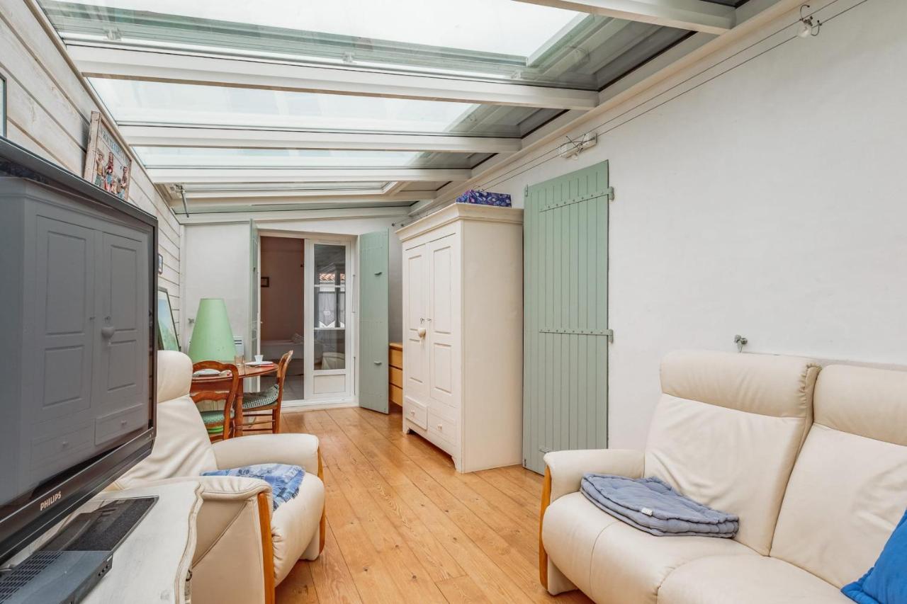 Nice Studio With Veranda Nearby The Beach In La Flotte - Welkeys Exterior foto